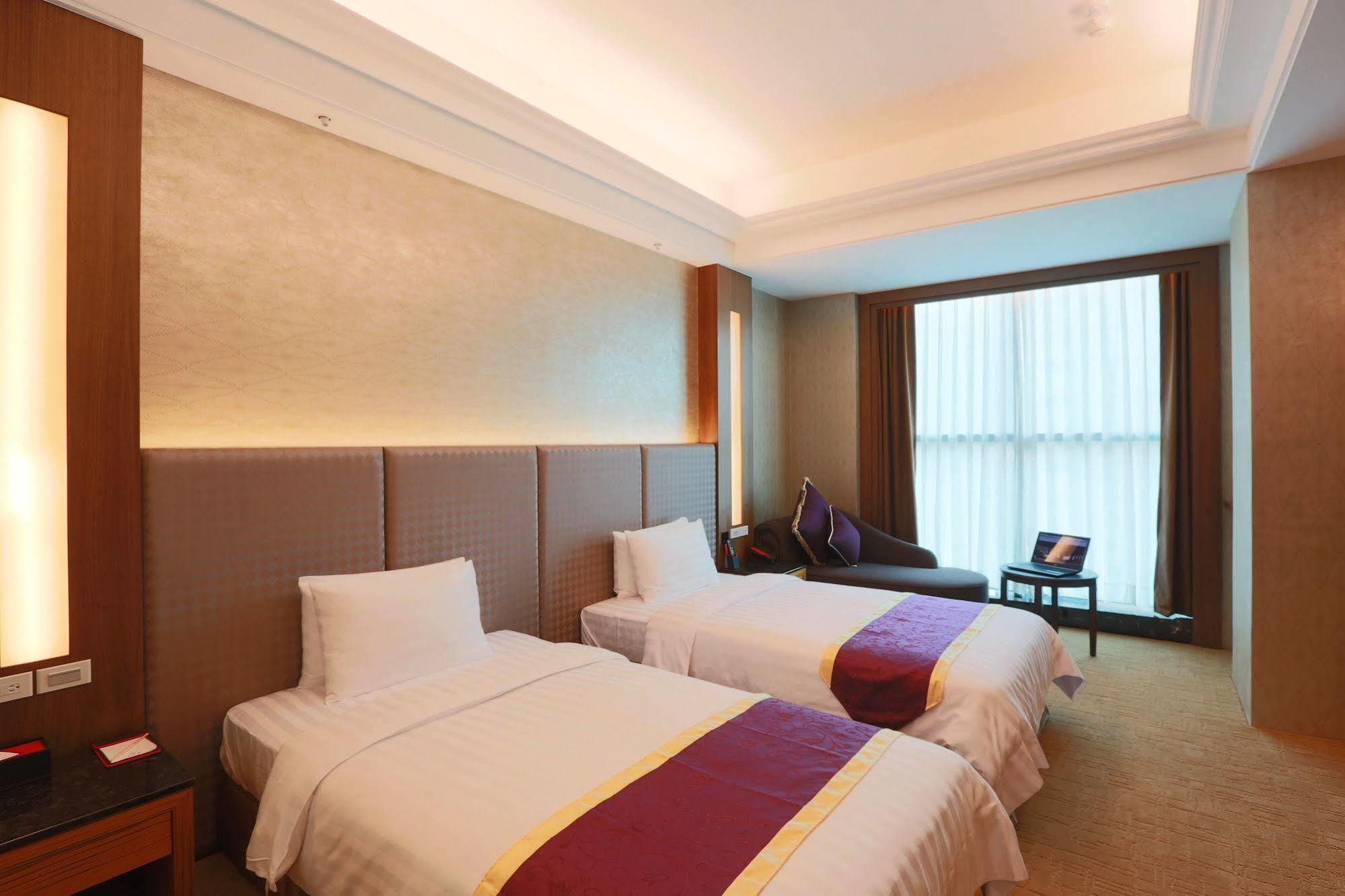 Happiness Inn Hotel Hsinchuang Exterior foto